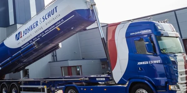 Nauta-Mischer für zuverlässige Pulververarbeitung bei Jonker & Schut